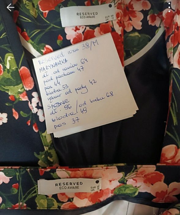 Reserved garnitur kwiatowy marynarka plus spodnie a rozmiar M/3838