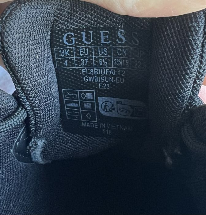 Кросівки Guess жіночі 37 розмір