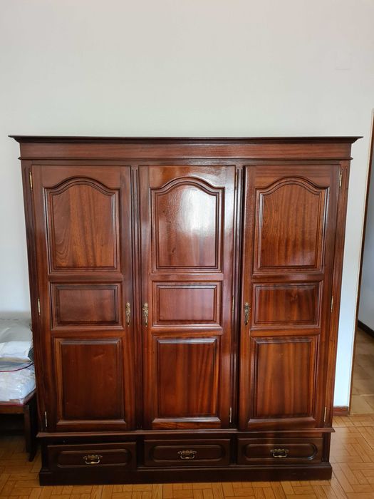 Guarda vestidos, Comoda, Cadeiras e Espelho, armário de canto