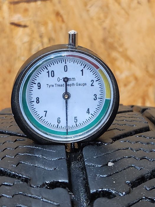 225/75r16c Semperit para zima 5,5mm  23r