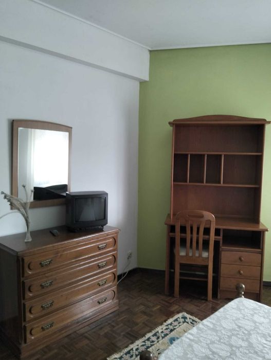 Quarto perto Universidade Aveiro (despesas incluídas)