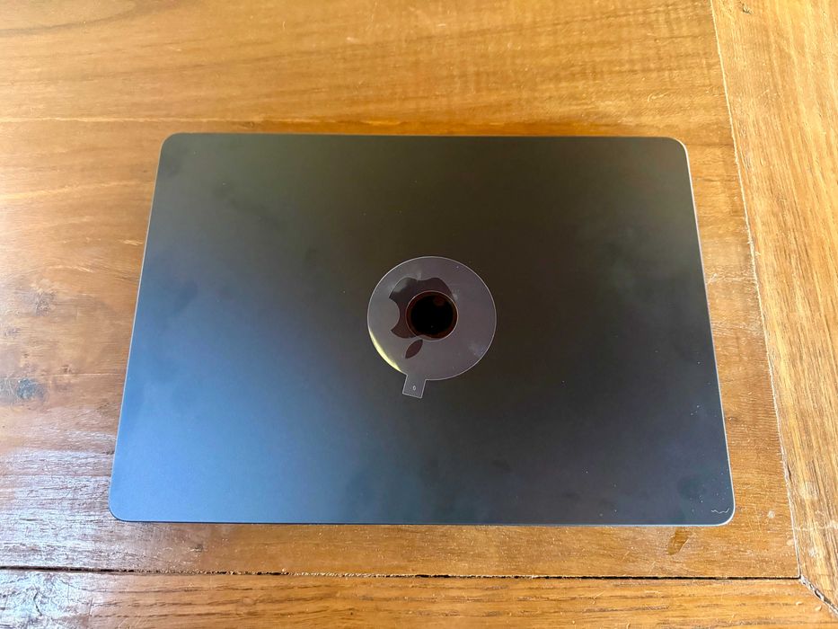 MacBook Air M2 2022 / 16GB RAM / 256GB SSD