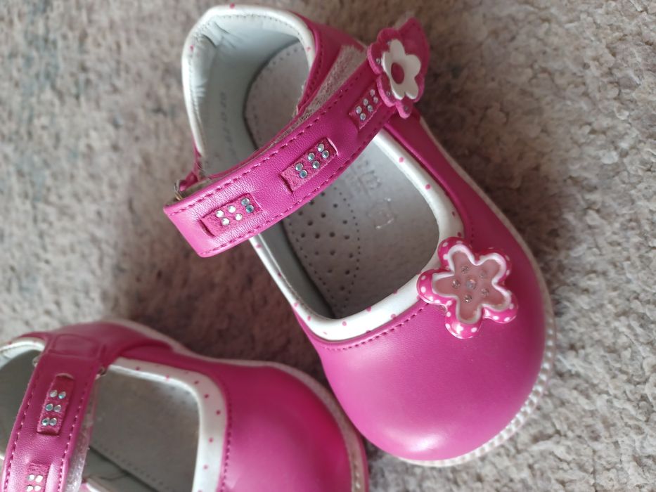 Buciki dla dziewczynki.