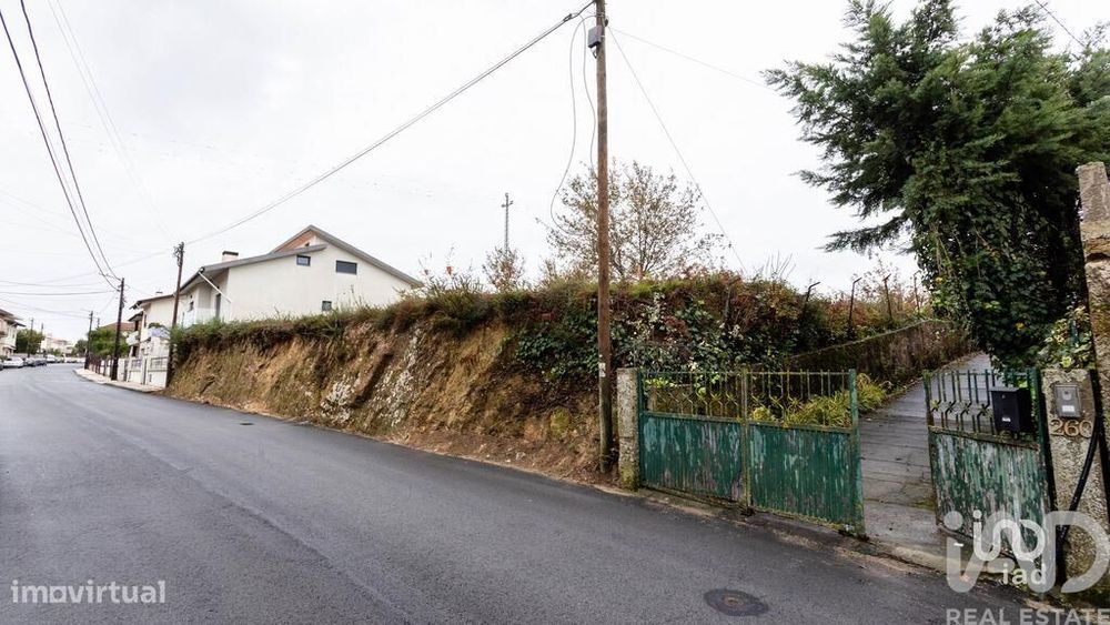 Terreno em Vila de Cucujães