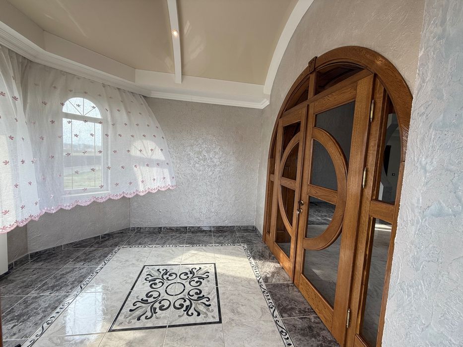 Сучасний будинок в с. Магала