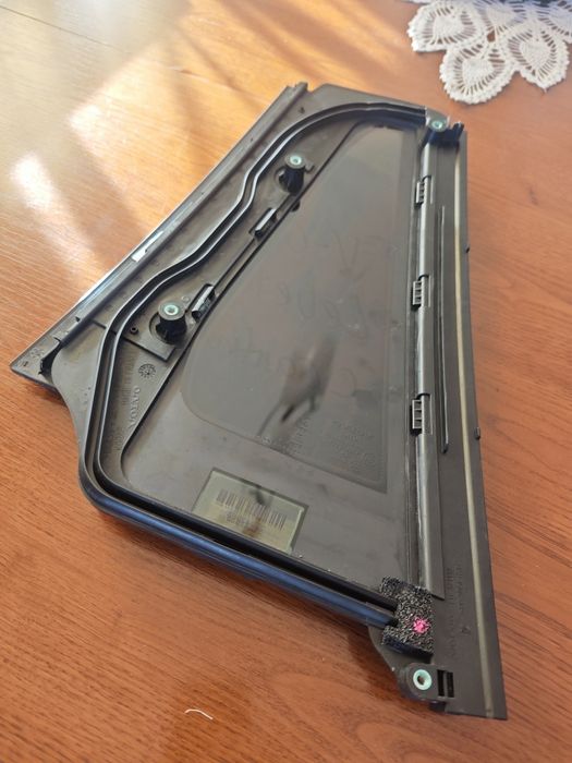 Volvo V60 cross country 2021 szyba lewy tył