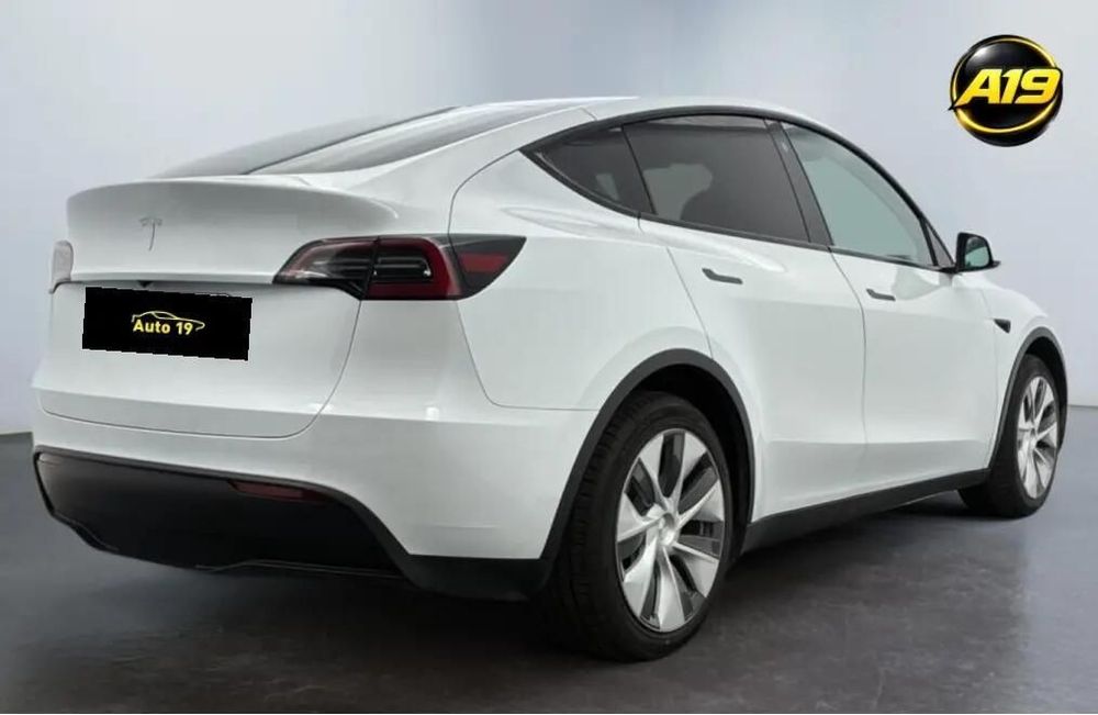 Tesla Model Y RWD