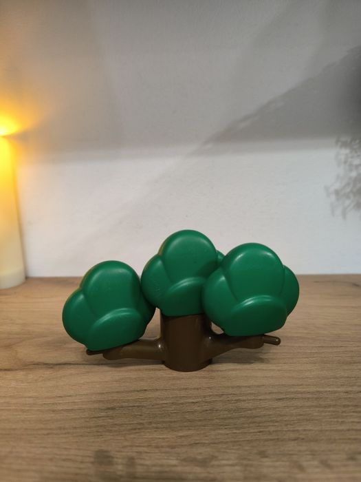 Duplo domek retro z postaciami i dodatkami - plac zabaw drzewo płotki