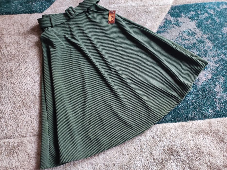 Damska spódnica sztruksowa khaki z paskiem r uni