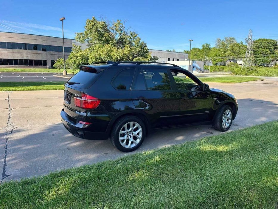 BMW X5 xDrive35i      2012