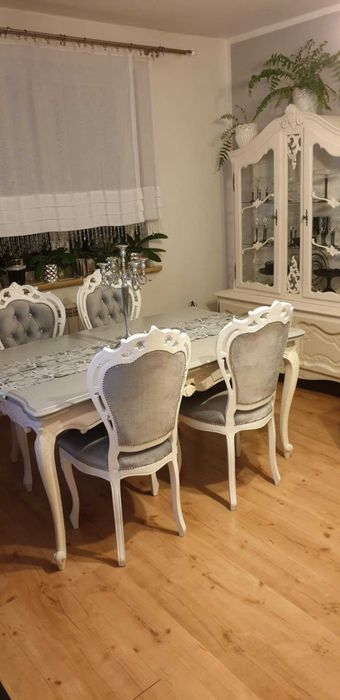 Bielone meble ludwikowskie