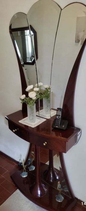 Consola / Aparador em Madeira Maciça com Espelho – Hall de Entrada