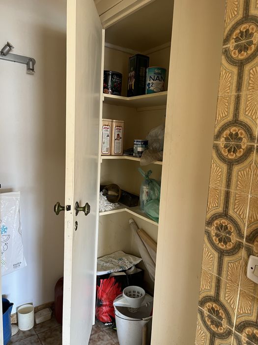 T2 Parede para arrendar com mobilia .