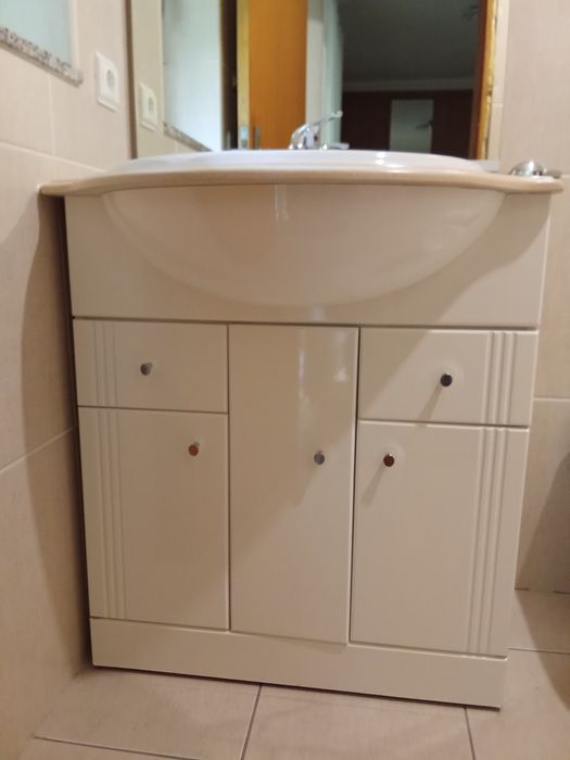 Móveis de casa de banho.