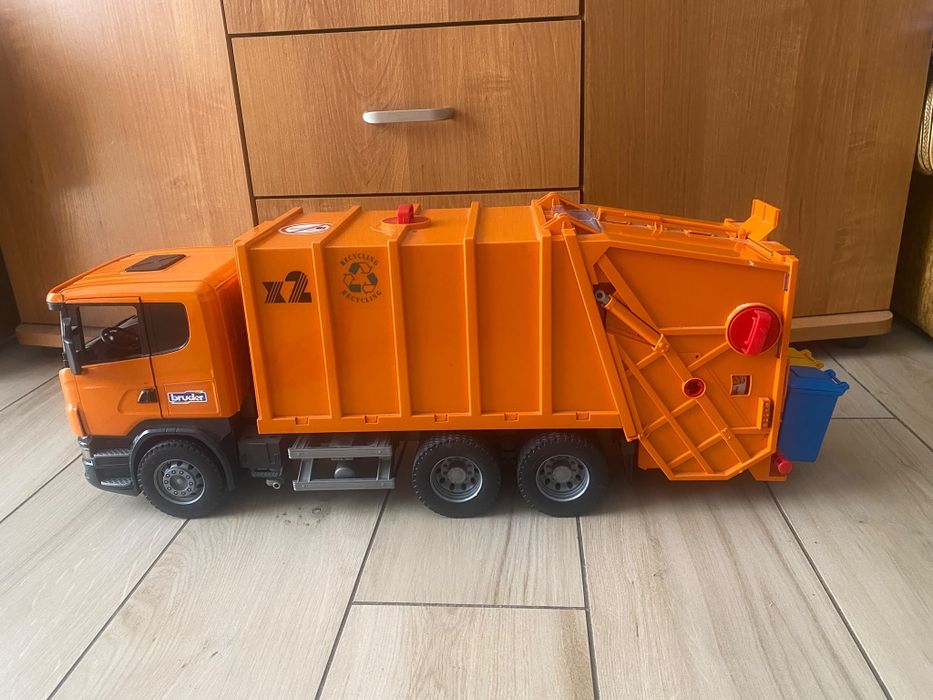 Bruder 03560 śmieciarka Scania R stan idealny