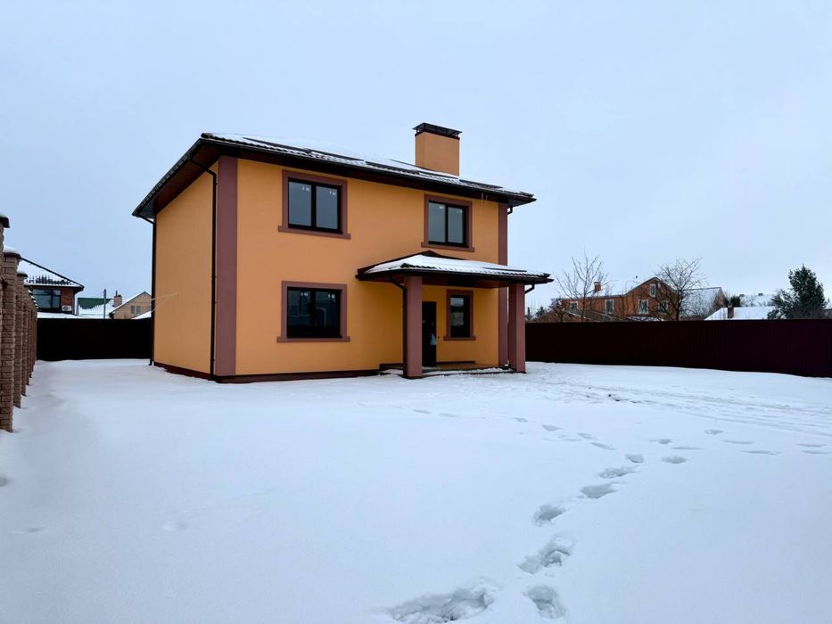 Газифікований будинок з ремонтом на 8 сотках. Гараж. Мін. оформлення