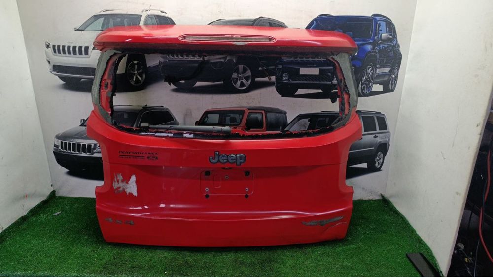 Кришка багажника Jeep Renegade Колір 686 68263314AA
