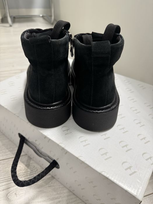 Продам жіночі хайтопи чорні, замшеві на байці, женские ботинки кеды