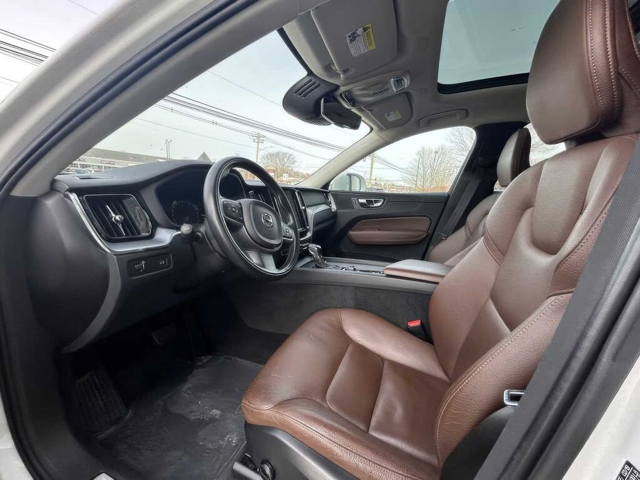 Volvo XC60 T6 Momentum      2019