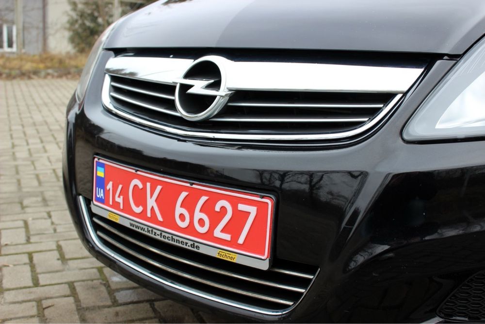 Продам Opel zafira b 1.8 2011