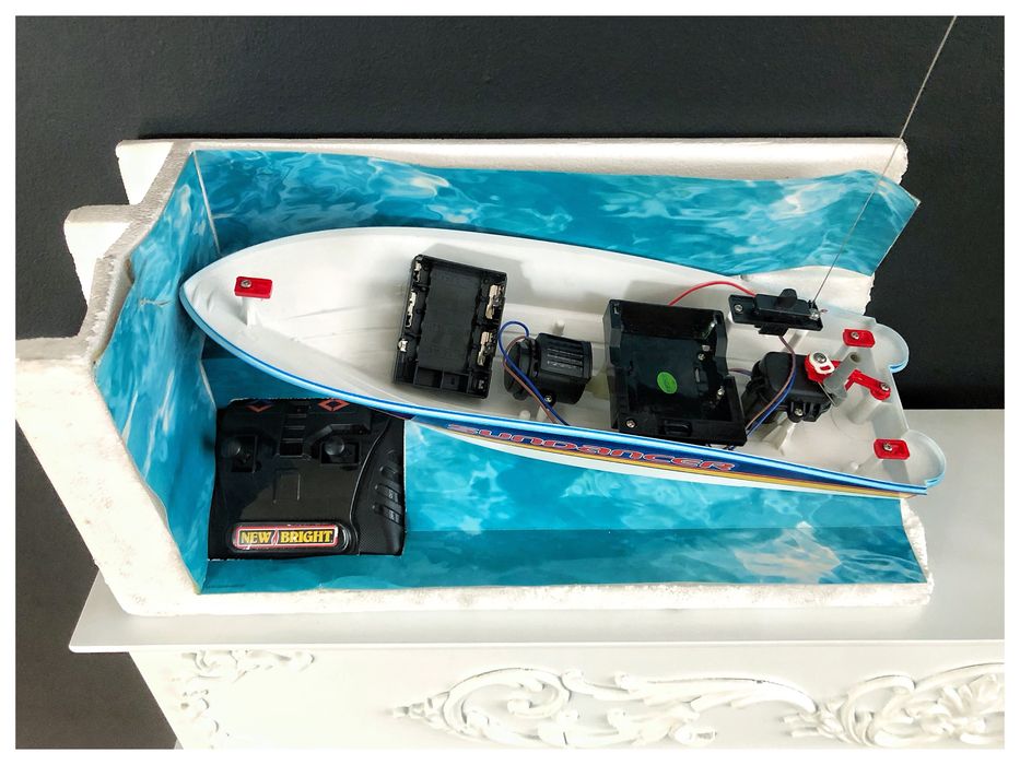 New Bright Quality Toys R/C Boat 48 Sundancer