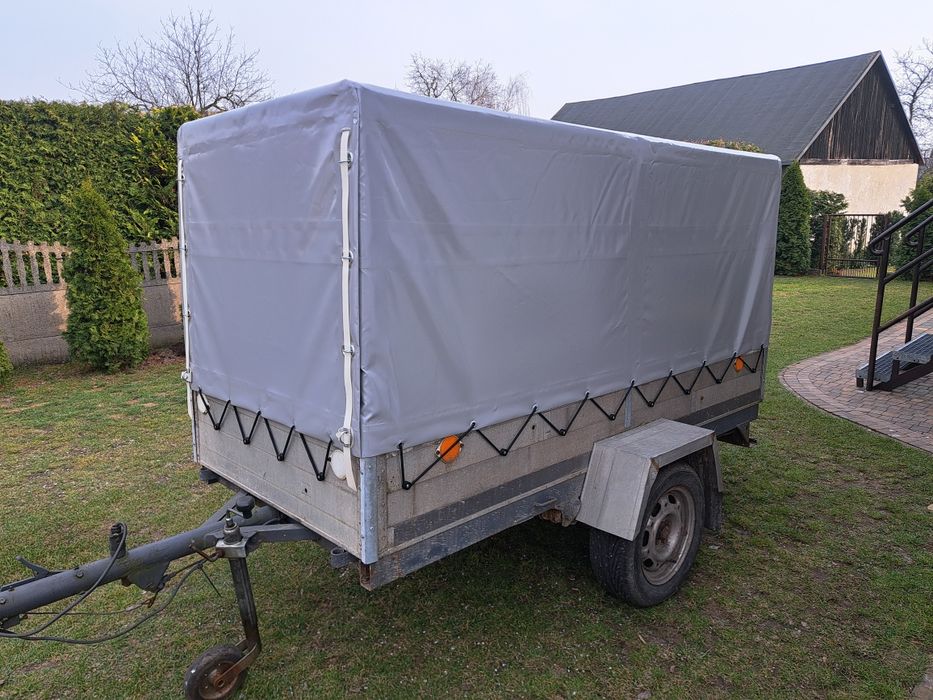 Plandeki, plandeka na przyczepkę.