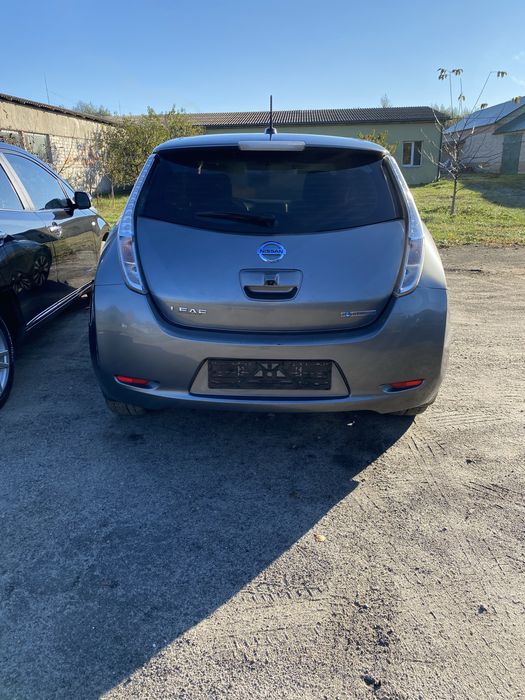 Розборка Nissan Leaf ляда фонарь кришка багажника задний бампер Лиф