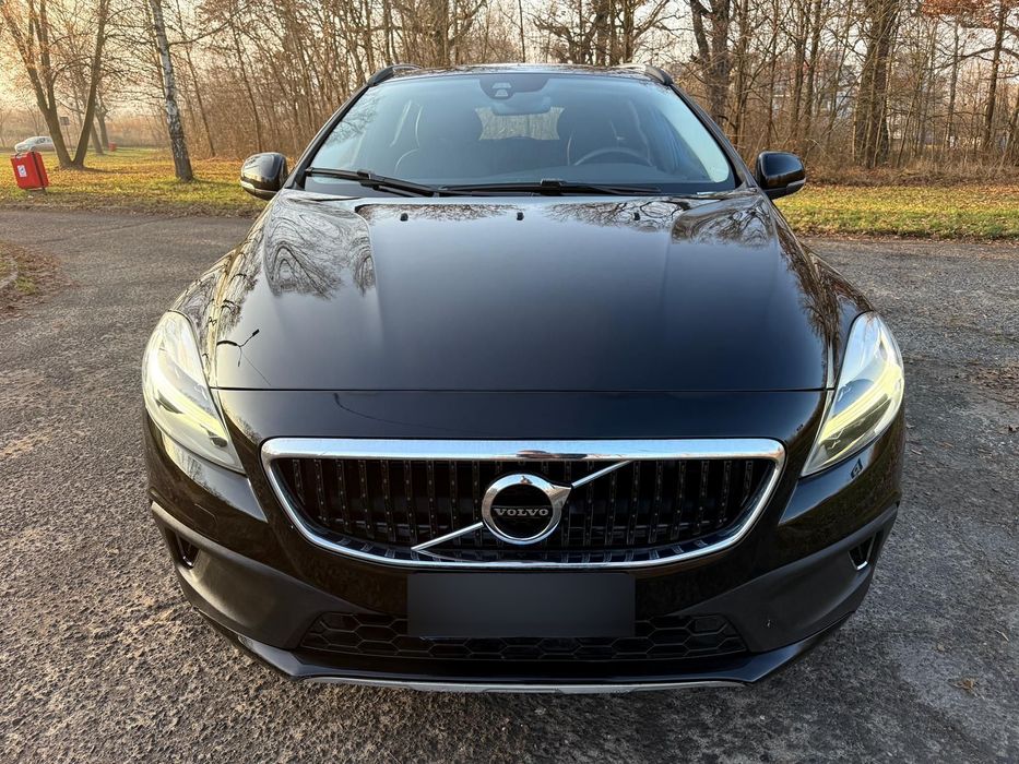 Volvo V40 Cross Country świeżo sprowadzone 2.0 120 KM salon volvo manual fuul led  119tyskm