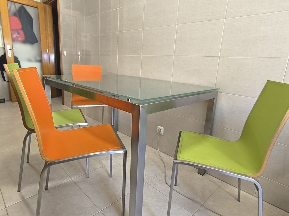 Mesa de Cozinha com 4 cadeiras