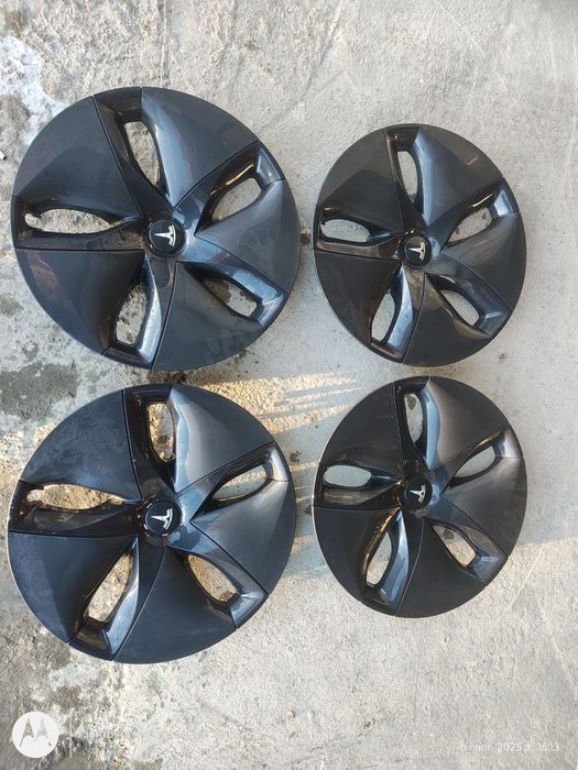 Комплект ковпаків Tesla model 3