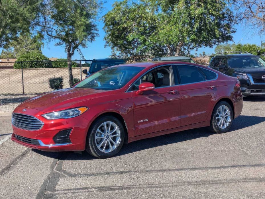 Дзвони нам та отримай всю інформацію про цей автомобіль! Ми надамо VIN, Carfax, CarVertical, історію обслуговування та фото пошкоджень. Авто можна придбати з наявності або замовити аналогічне за вигіднішою ціною. Пропонуємо зручне розтермінування або кредитування на максимально вигідних умовах, включаючи пільговий період з мінімальною ставкою 0.01%.