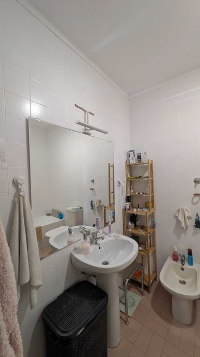 Quarto Matosinhos centro para arrendar mensal ou semanal . schedule visit