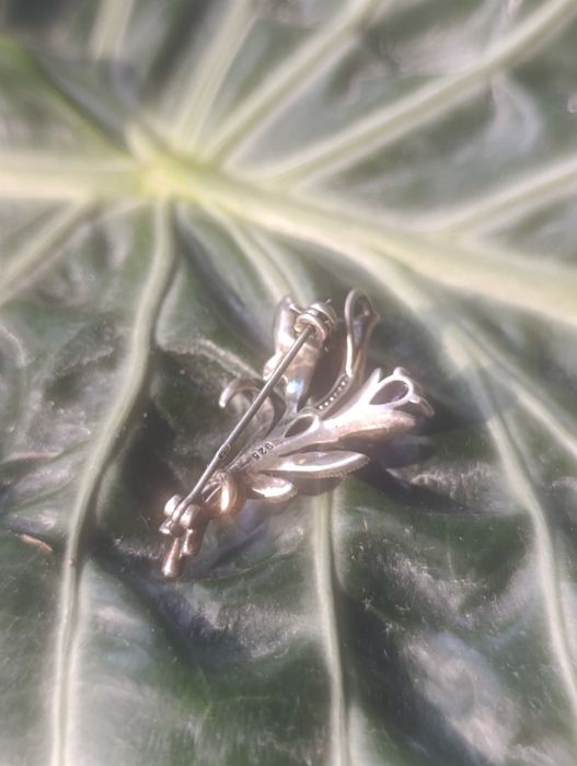 Серебренная брошь , современная