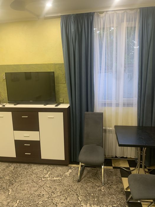 Здаеться одно кімнатна кв  центр