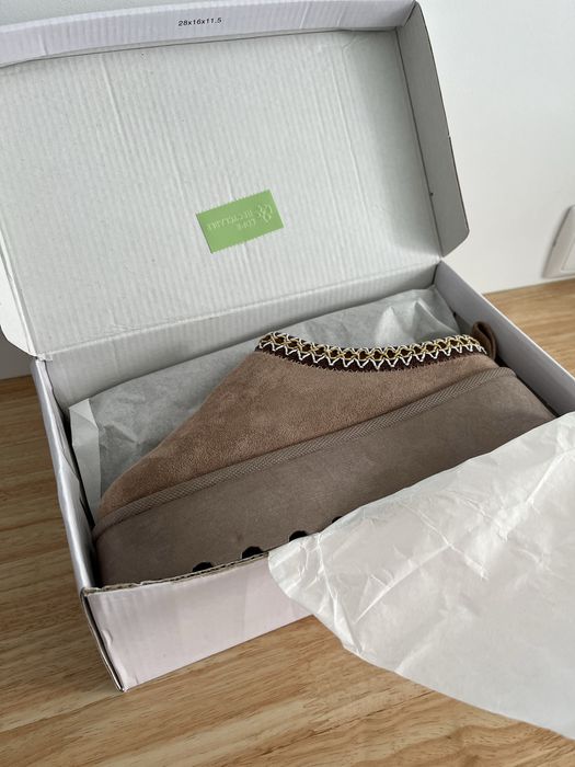 Botas/pantufas estilo UGG com pêlo