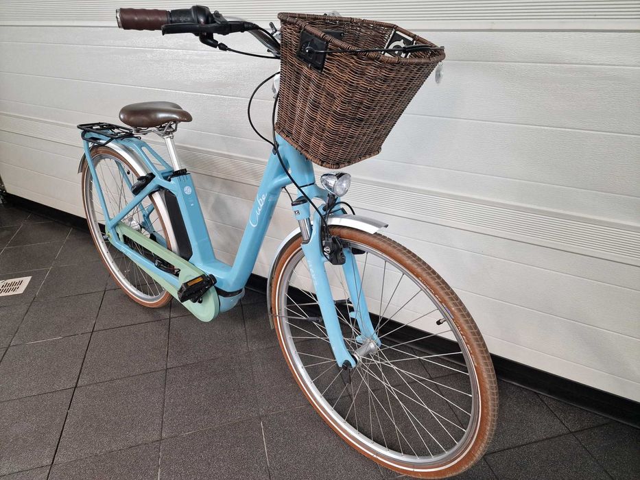 Rower elektryczny Cube