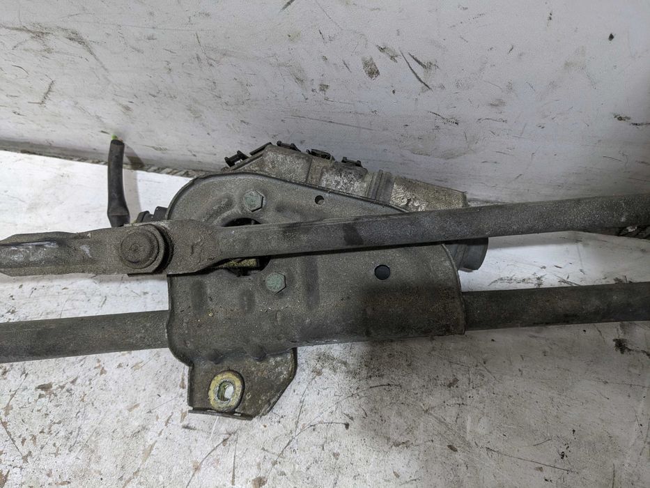 Volkswagen VW Passat B5 Silniczek Mechanizm Wycieraczek Przednich