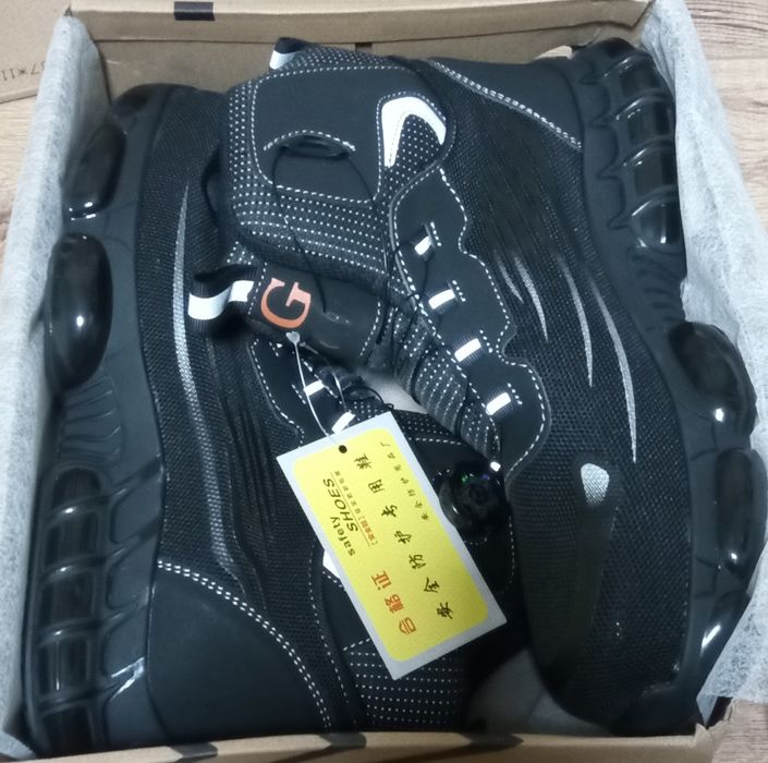 Защитные рабочие ботинки 43 р.  Робочі кросівки