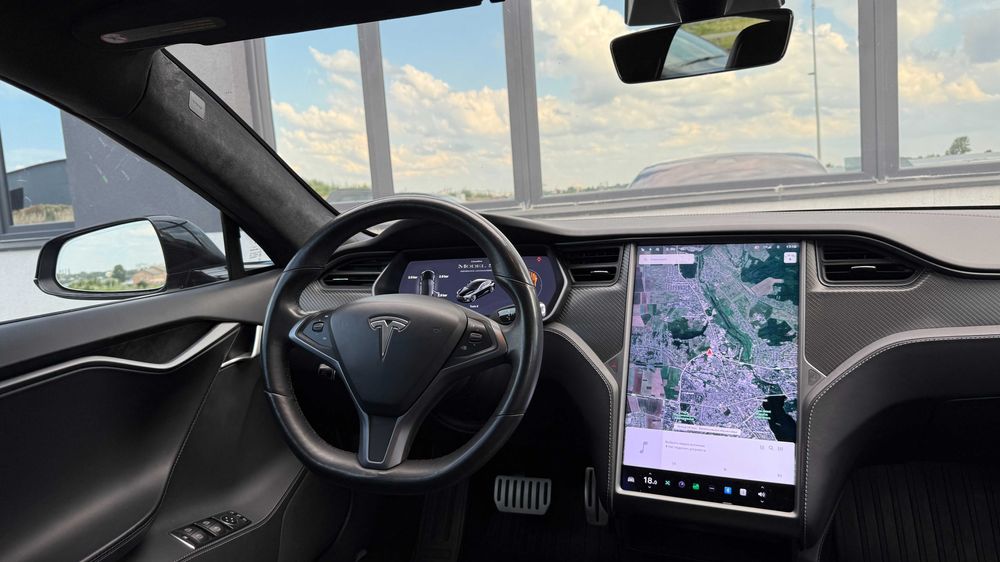 Tesla Model S 2019