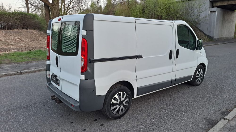 Renault Trafic Vivaro 2.5 dCi klima