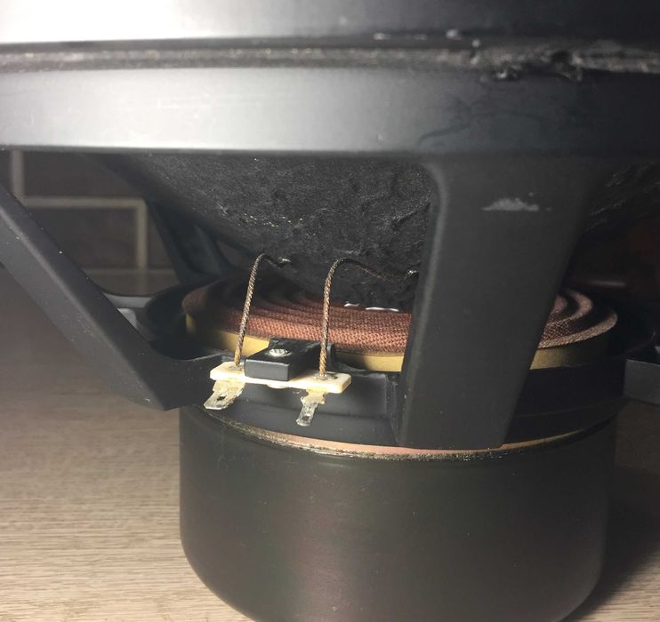 Сабвуферный динамик 12 дюймов. Состояние нового. Шикарный бас!