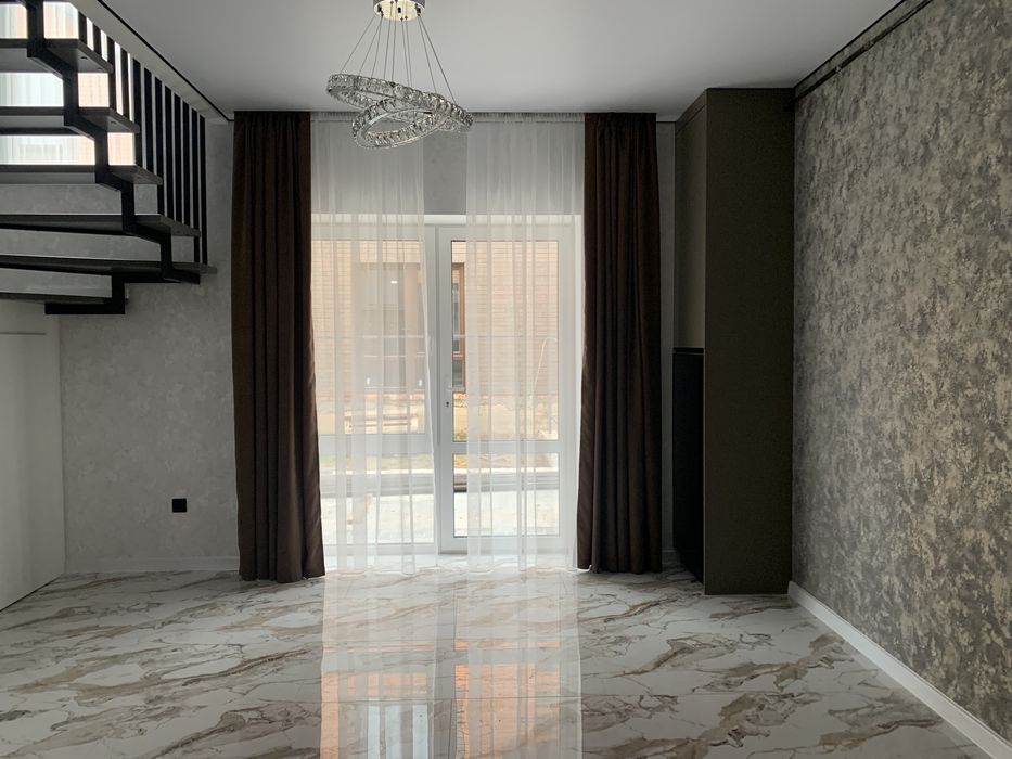 Продаж дуплекса з новим ремонтом, без комісіі, пров.Світлий, Перемичка