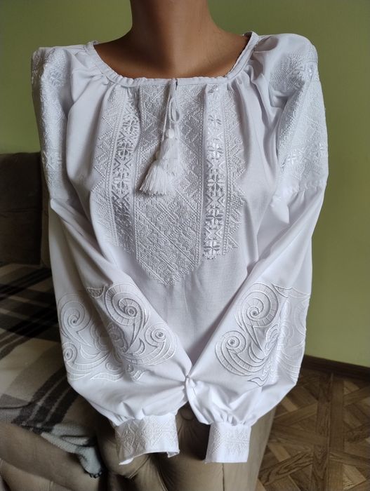 Жіноча вишиванка