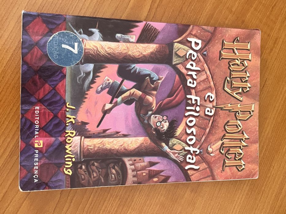 Livro “Harry Pitter e a Pedra Filosofal”