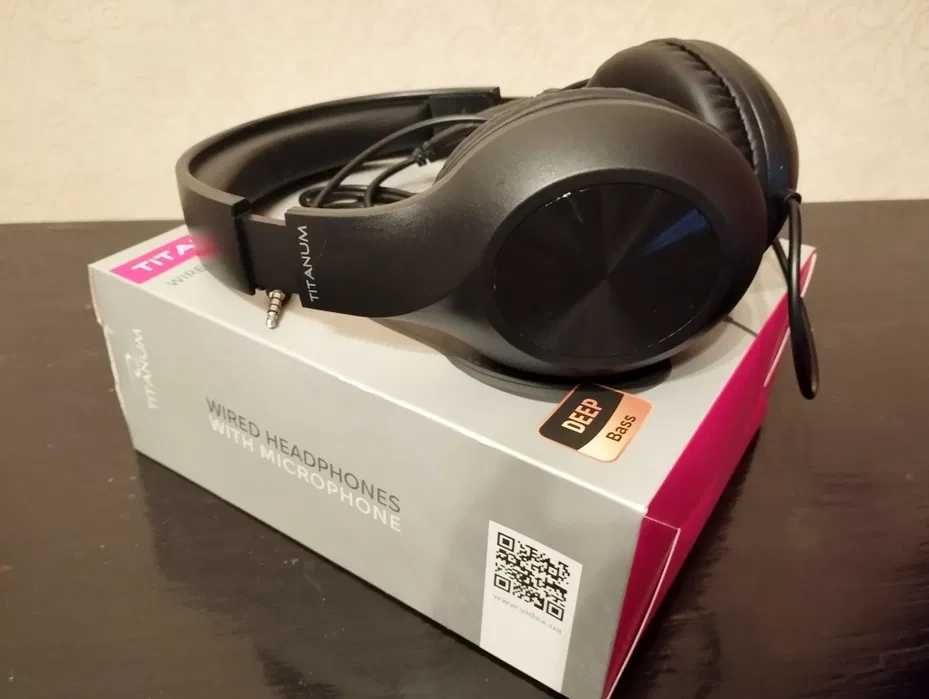 Шнуровые наушники с микрофоном Titanum. Новые.