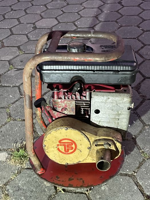 Vibrador de betão com motor a gasolina “Briggs & Stratton”