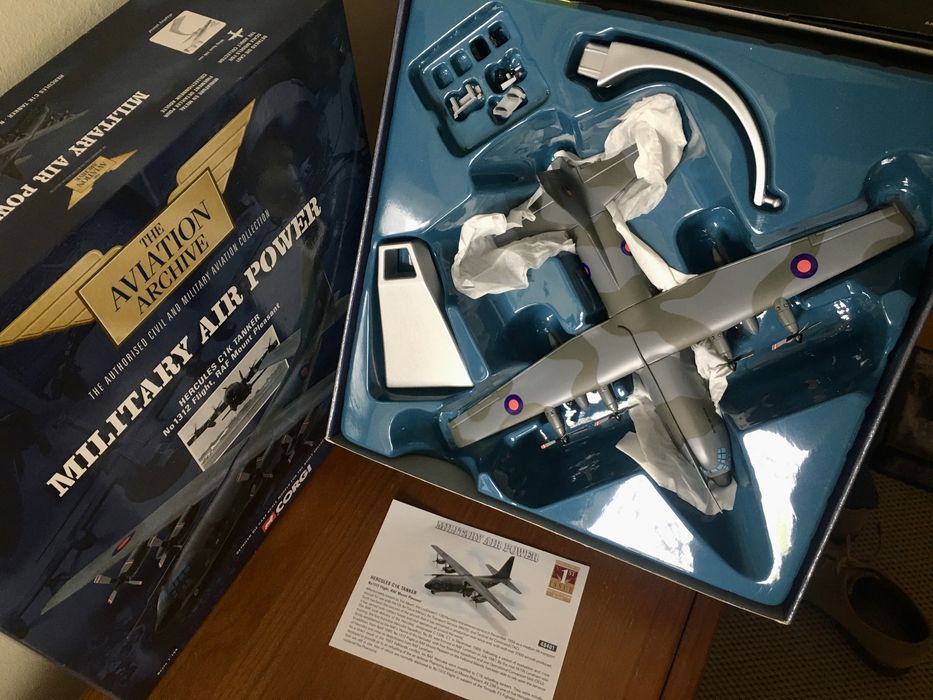 Corgi Aviation Archive C130 1:144