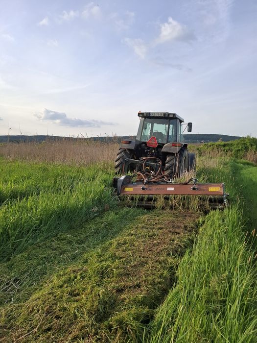 Koszenie traw, nieużytków, łąk, kosiarka bijakowa(mulczer)