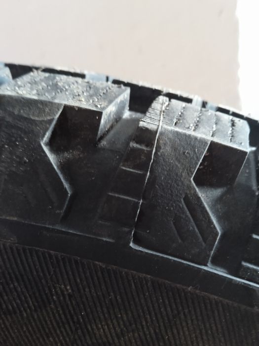 Б/у зимняя резина 265/65/17 комплект