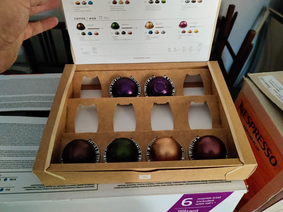 Nespresso máquina Krups Vertuo plus + Recargas